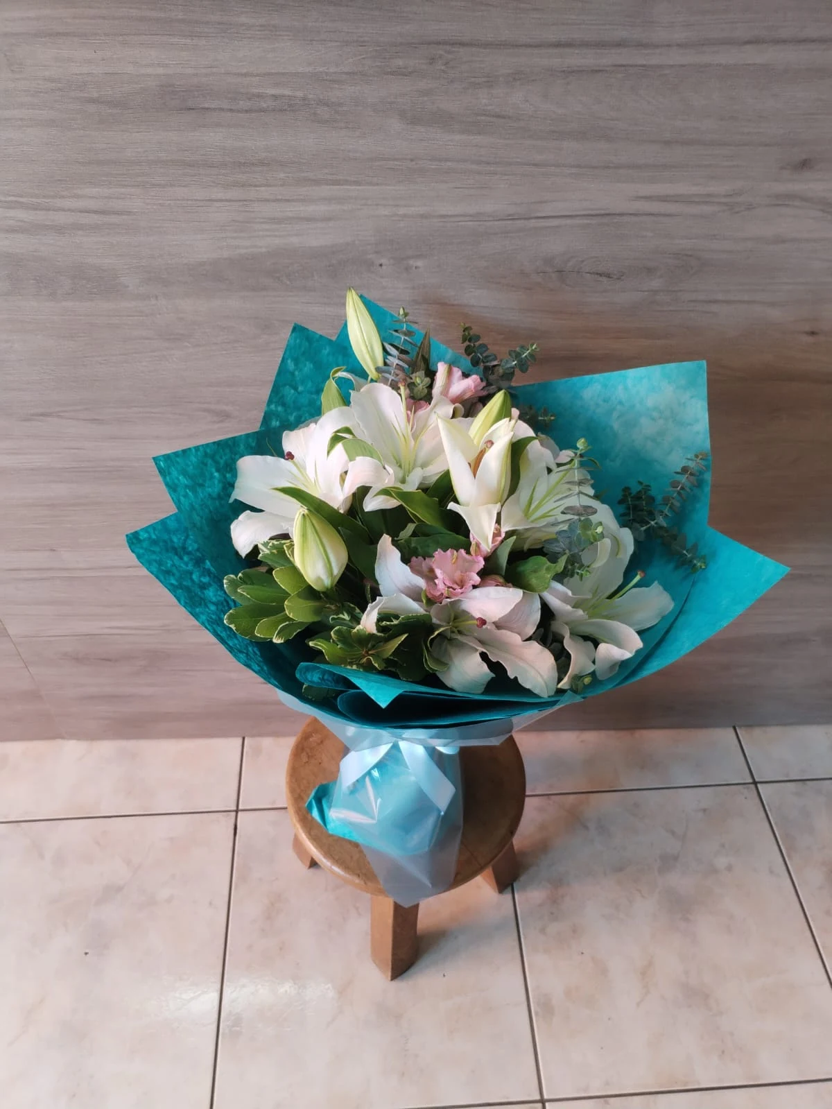 arreglo con chocolate - Floristeria Linda David, Chiriqui